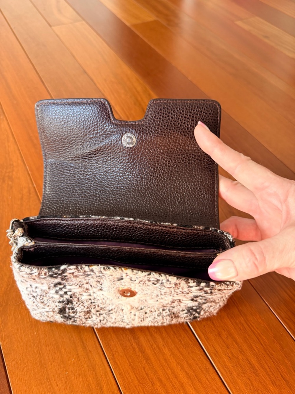 Henri Bendel Tweed & Leather Wristlet Clutch with lavender silk interior EUC - Picture 7 of 12